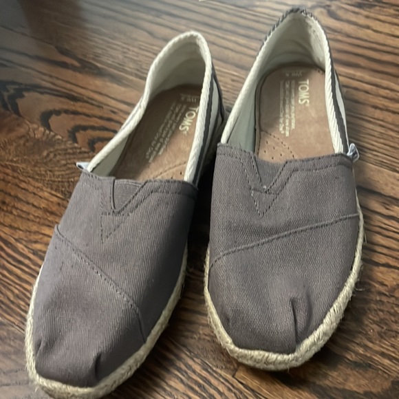 Toms Brown Slip On Espadrilles - Picture 1 of 5